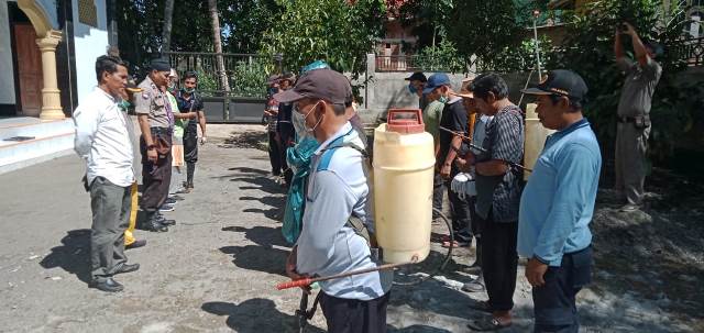 Pemdes Aikmual Gerak Cepat 1 F Penyemprotan