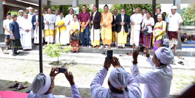 Gubernur Hadiri Simakrama, Ingatkan Pentingnya Social Distancing 1 WhatsApp Image 2020 03 21 at 04.17.21