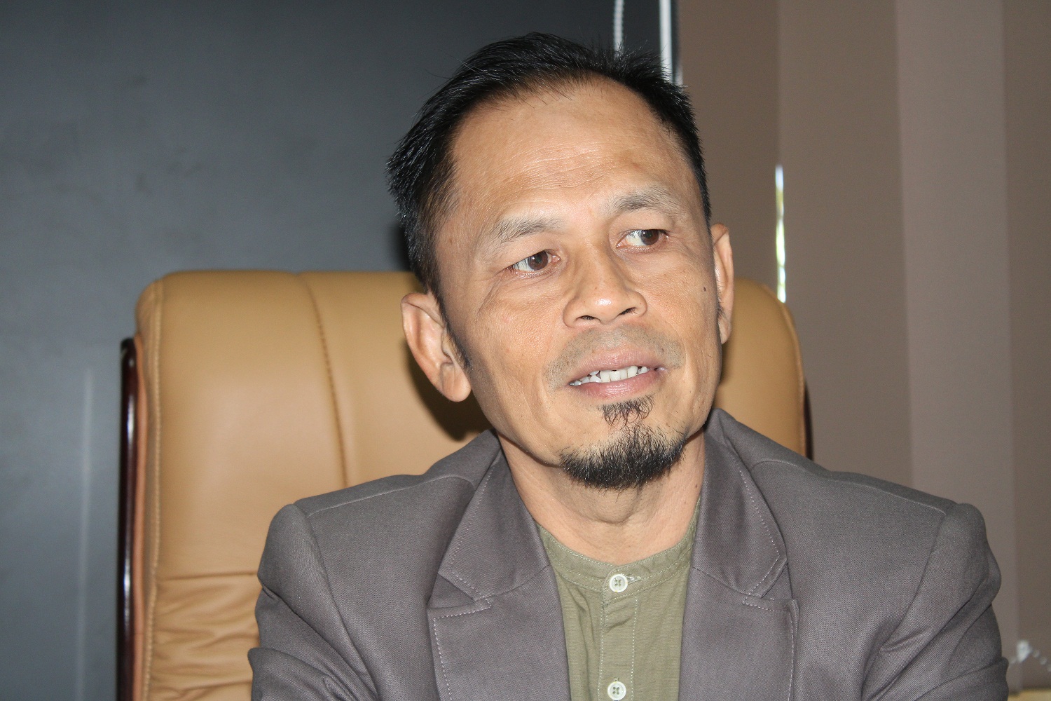 f ketua DPRD