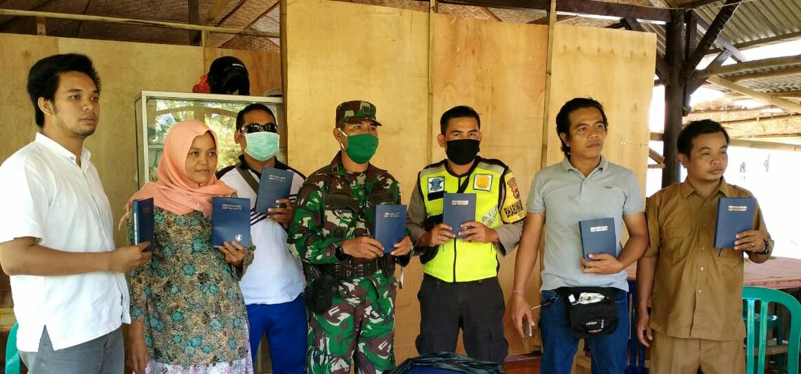 Kitab Injil Ditemukan Tercecer di Kuta 1 WhatsApp Image 2020 04 13 at 07.32.11