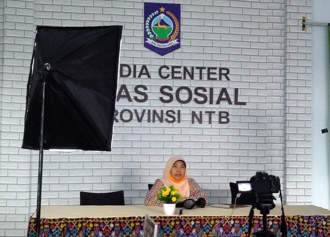 Dinsos NTB Salurkan Sembako Stok Lama 2019 1 WhatsApp Image 2020 04 13 at 21.01.44