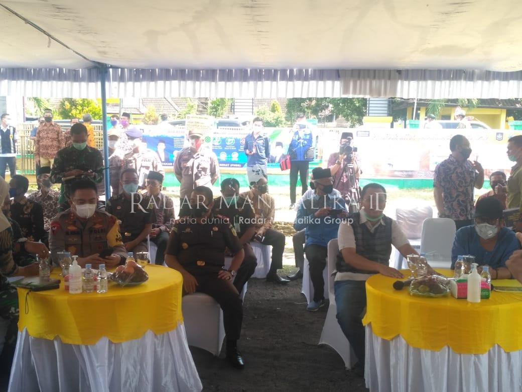 Suhaili di Hadapan Gubernur Sampaikan Sudah Distribusi 2 Juta Masker 1 WhatsApp Image 2020 05 28 at 18.08.21