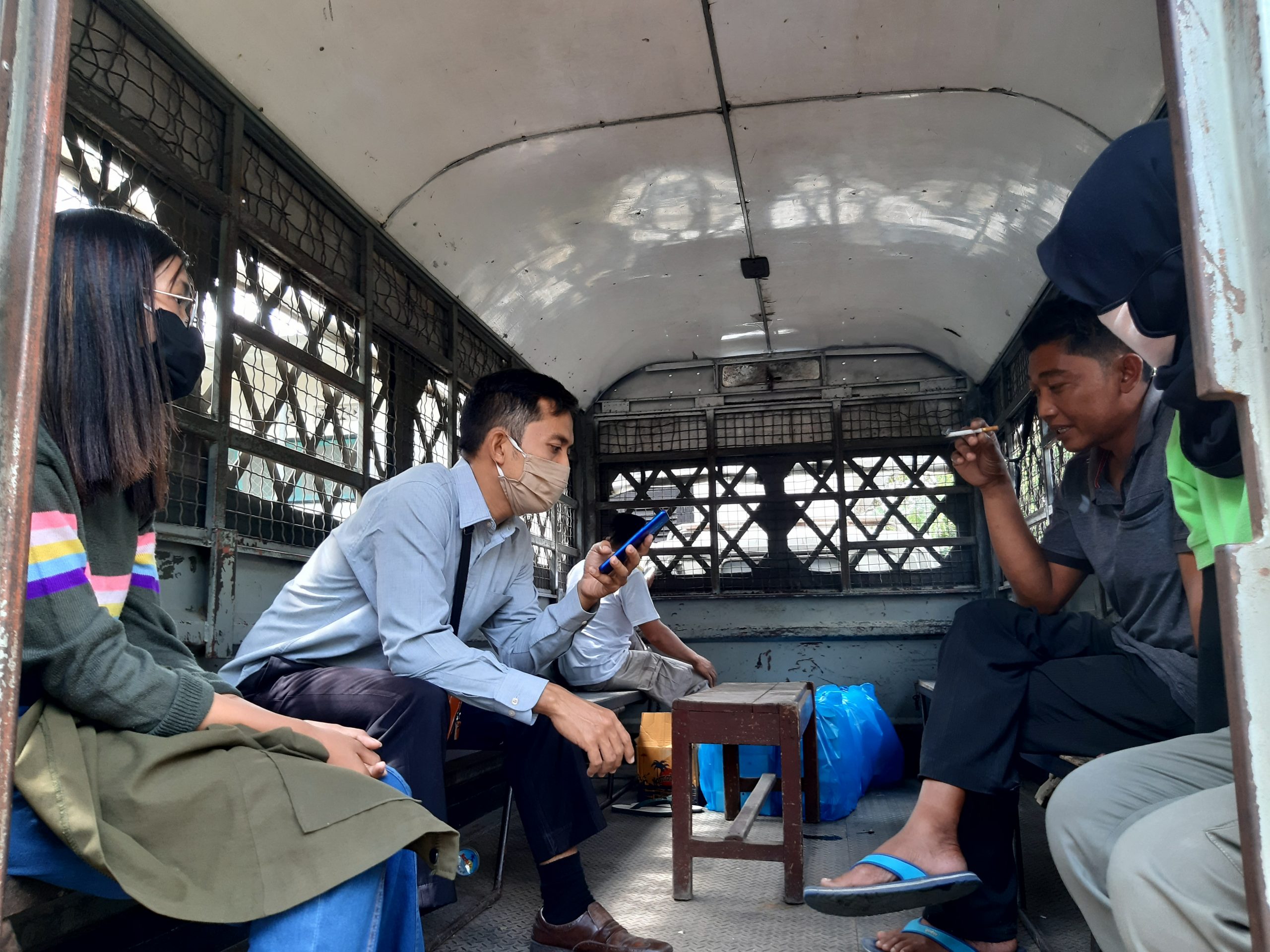 Dua Pasangan Mesum Diangkut Aparat 1 F OPERASI scaled