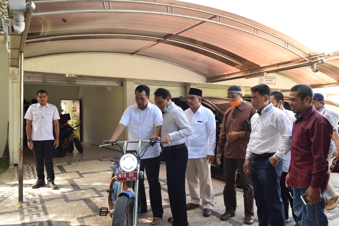 BPR NTB Diminta Ambil Peluang Pengembangan Motor Listrik 1 WhatsApp Image 2020 07 08 at 00.11.44