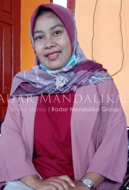 Guru SDN 43 Cakranegara Datangi Rumah Siswa 1 F Guru SD