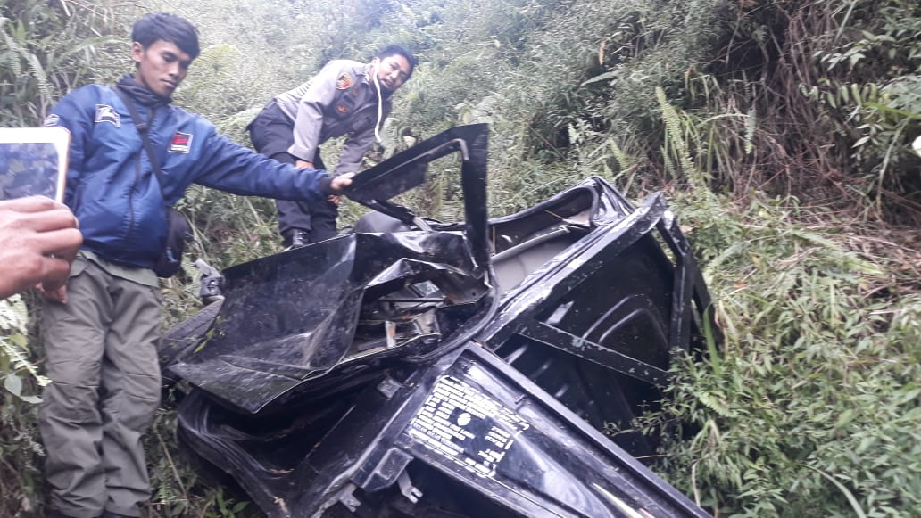Pikap Terjun Bebas di Pusuk Sembalun, Sopir Tewas 1 F TERJUN KEJURANG