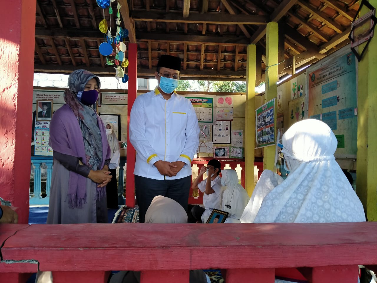 Dari Pulau Sumbawa, Gubernur Langsung ke Kediaman Almarhum H. Lalu Mudjitahid 1 WhatsApp Image 2020 08 02 at 05.04.33