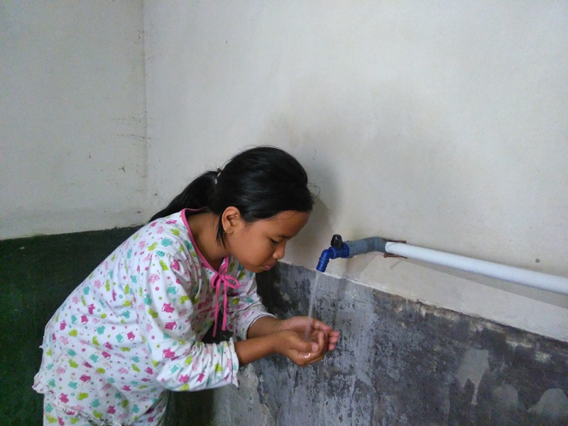Pendapatan PDAM Giri Menang Fluktuatif 1 F AAAAir