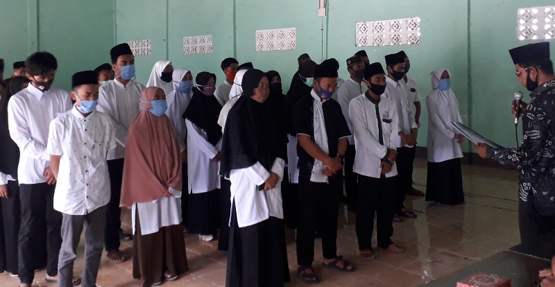 Camat Sakra Timur Apresiasi Organisasi IPM 1 F Lantik