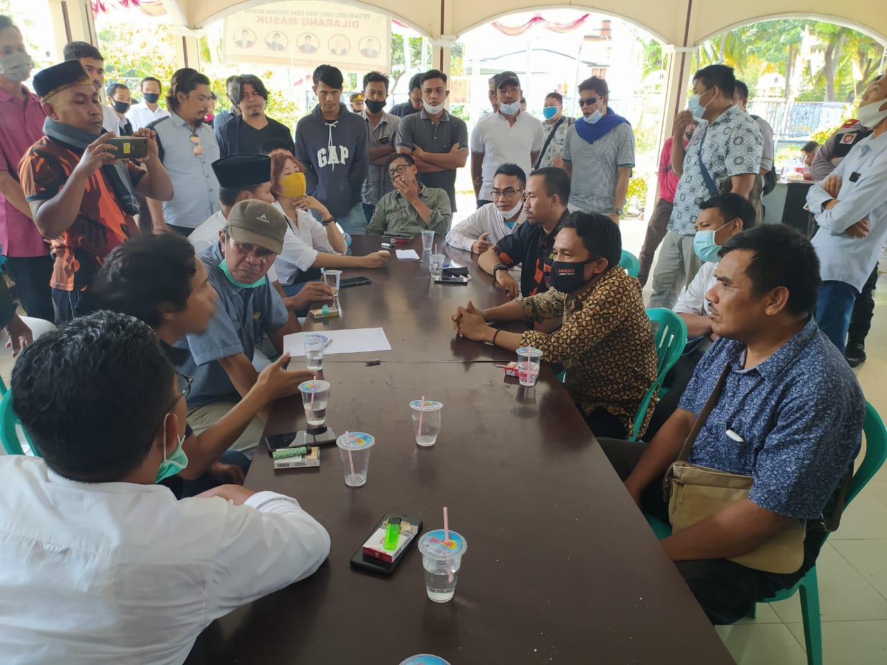 Bawaslu Lombok Tengah Diduga “Masuk Angin” 1 F AAA Hearing LSM