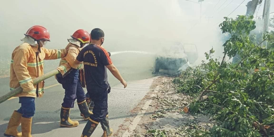 Avanza Ludes Terbakar 1 F KEBAKARAN