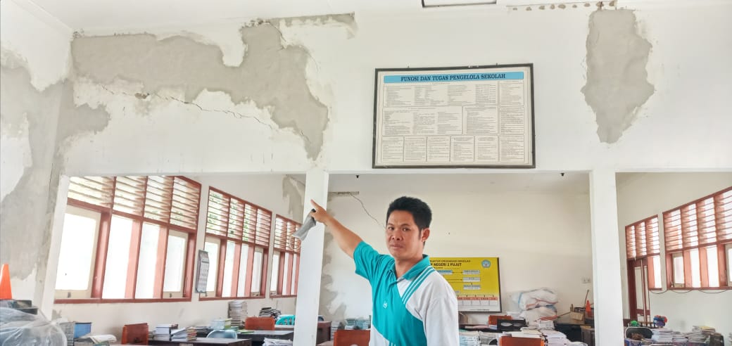 Bangunan SMPN 2 Pujut Rusak Parah 1 F Wakasekolah