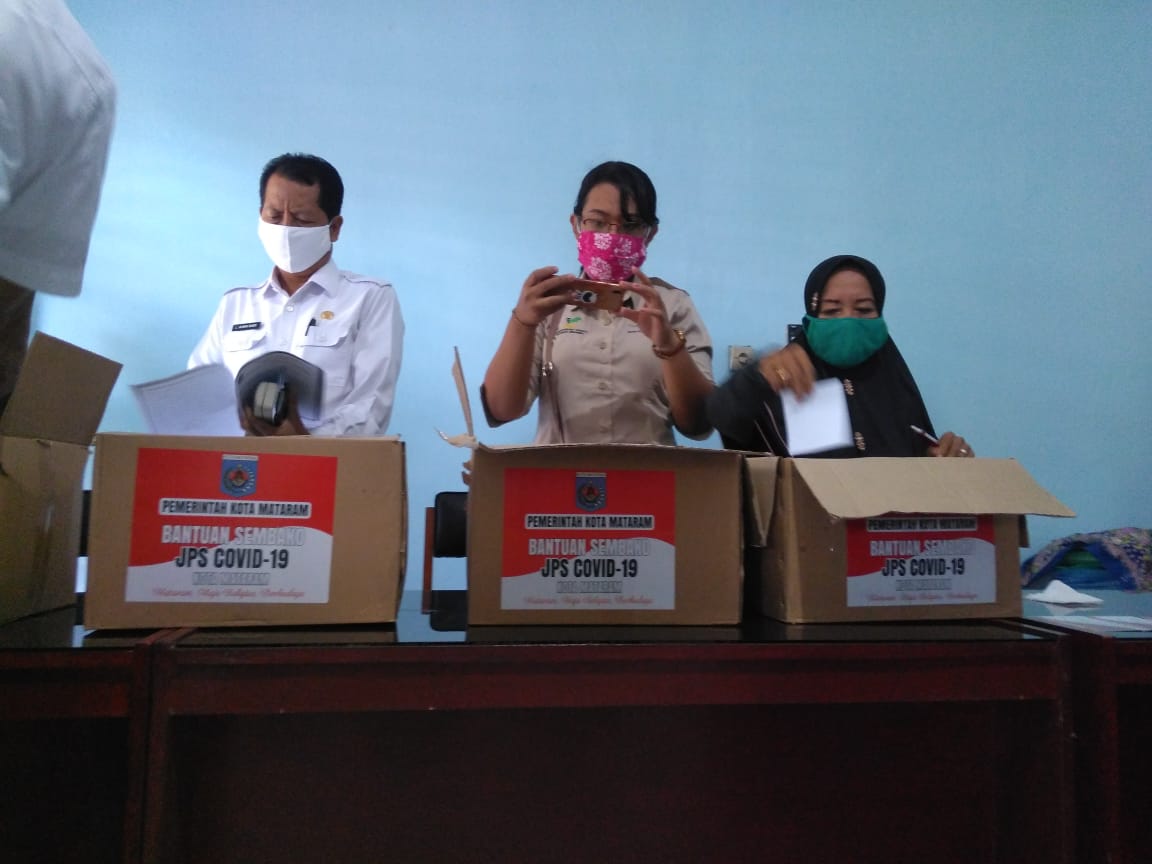 Pembagian JPS Mataram Usai Pilkada 1 WhatsApp Image 2020 11 26 at 6.32.48 AM