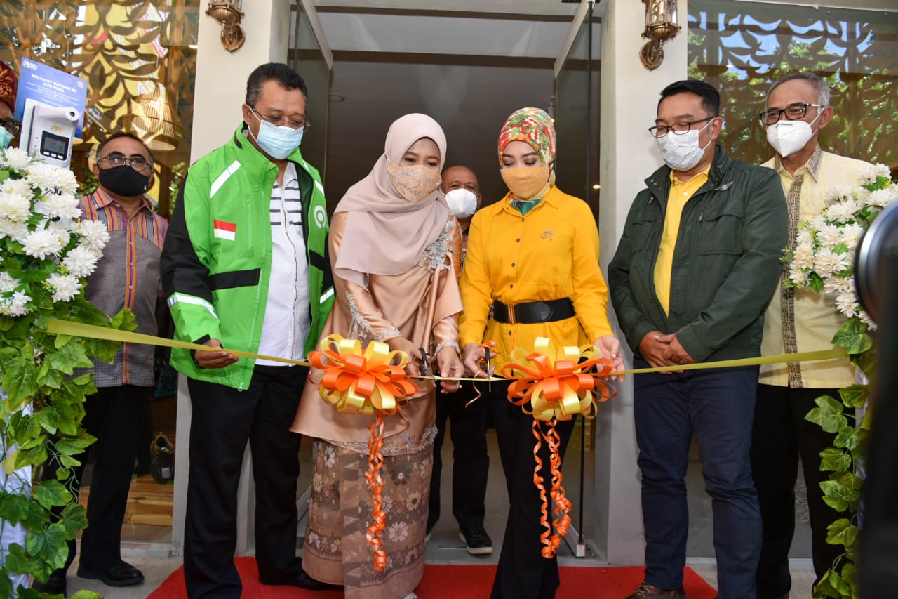 Gubernur Launching NTB MALL 1 F AAA Launching