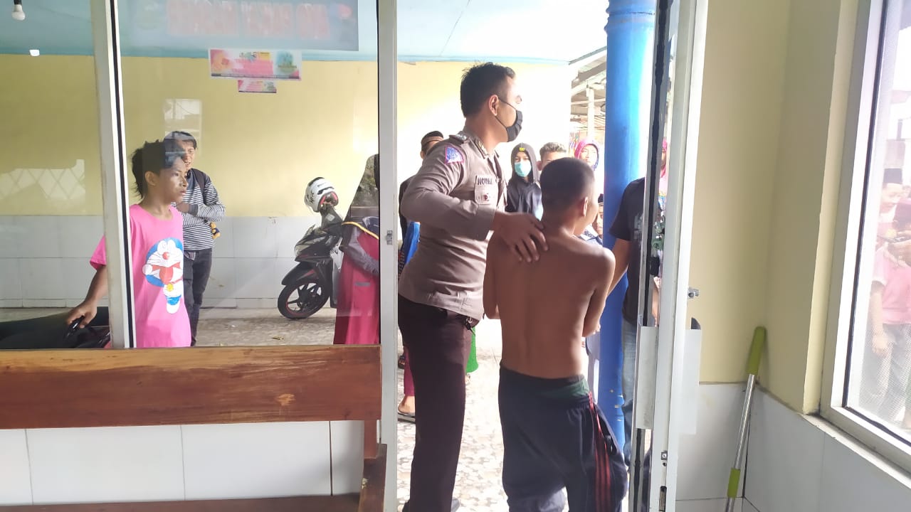 Orang Gila Diduga Curi Kotak Amal 1 F CURI