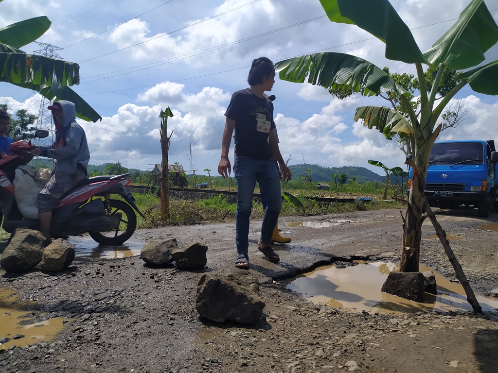 F Jalan rusak