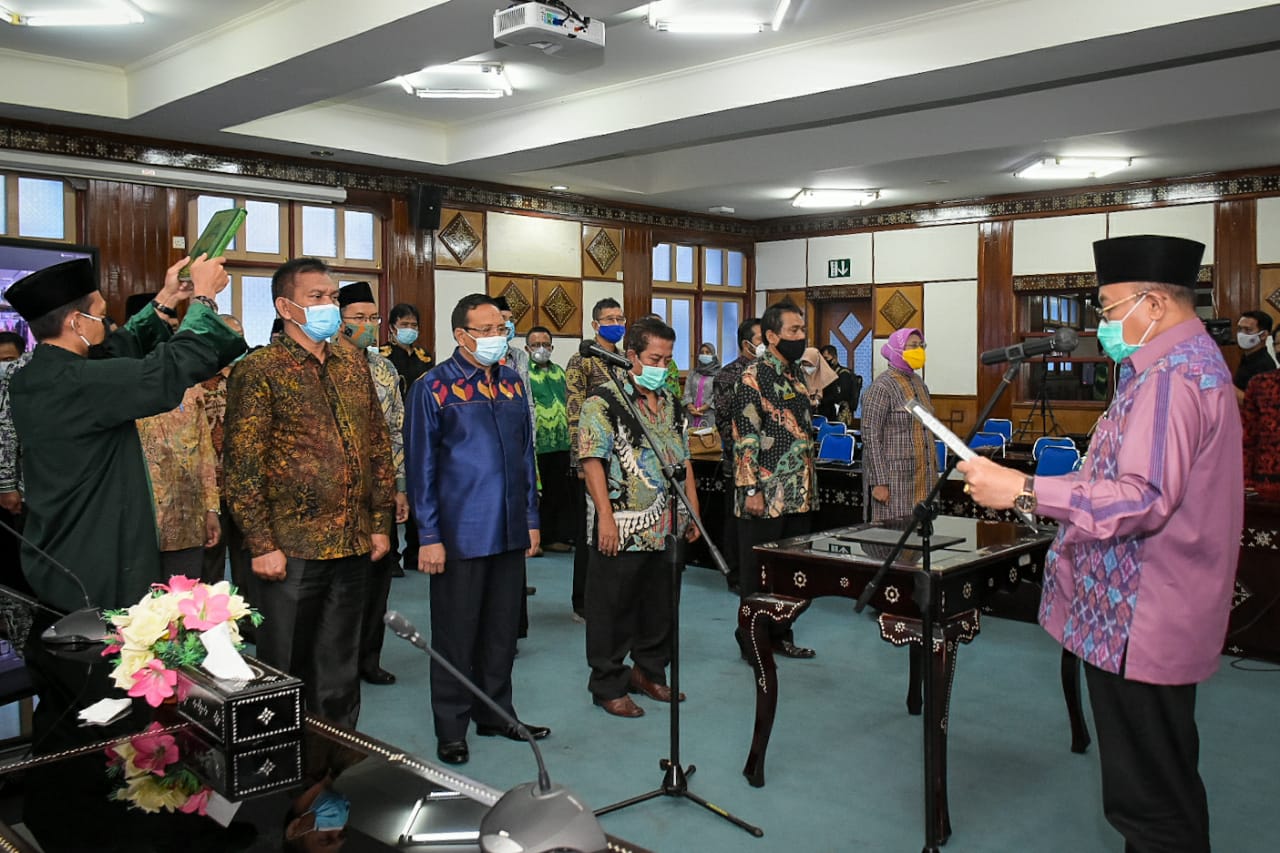 Gubernur Bongkar Komposisi Pejabat 1 F Mutasi