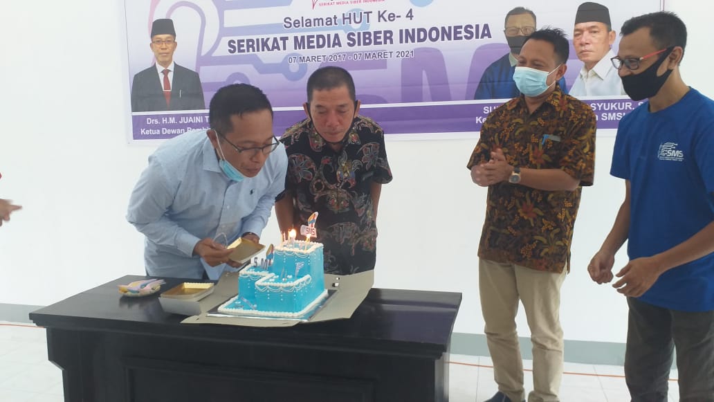 SMSI Lotim Fokus Tingkatkan Kualitas Anggota 1 F POTONG KUE