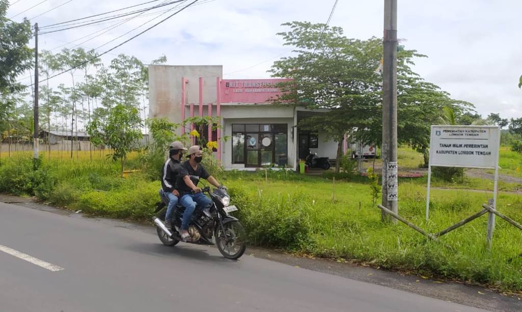 Direktur RSUD Praya ‘Bernyanyi’ 1 F UTD