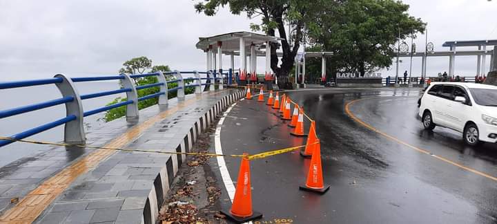 Ruas Jalan Makam Batulayar Retak 1 F— SENGGIGI L