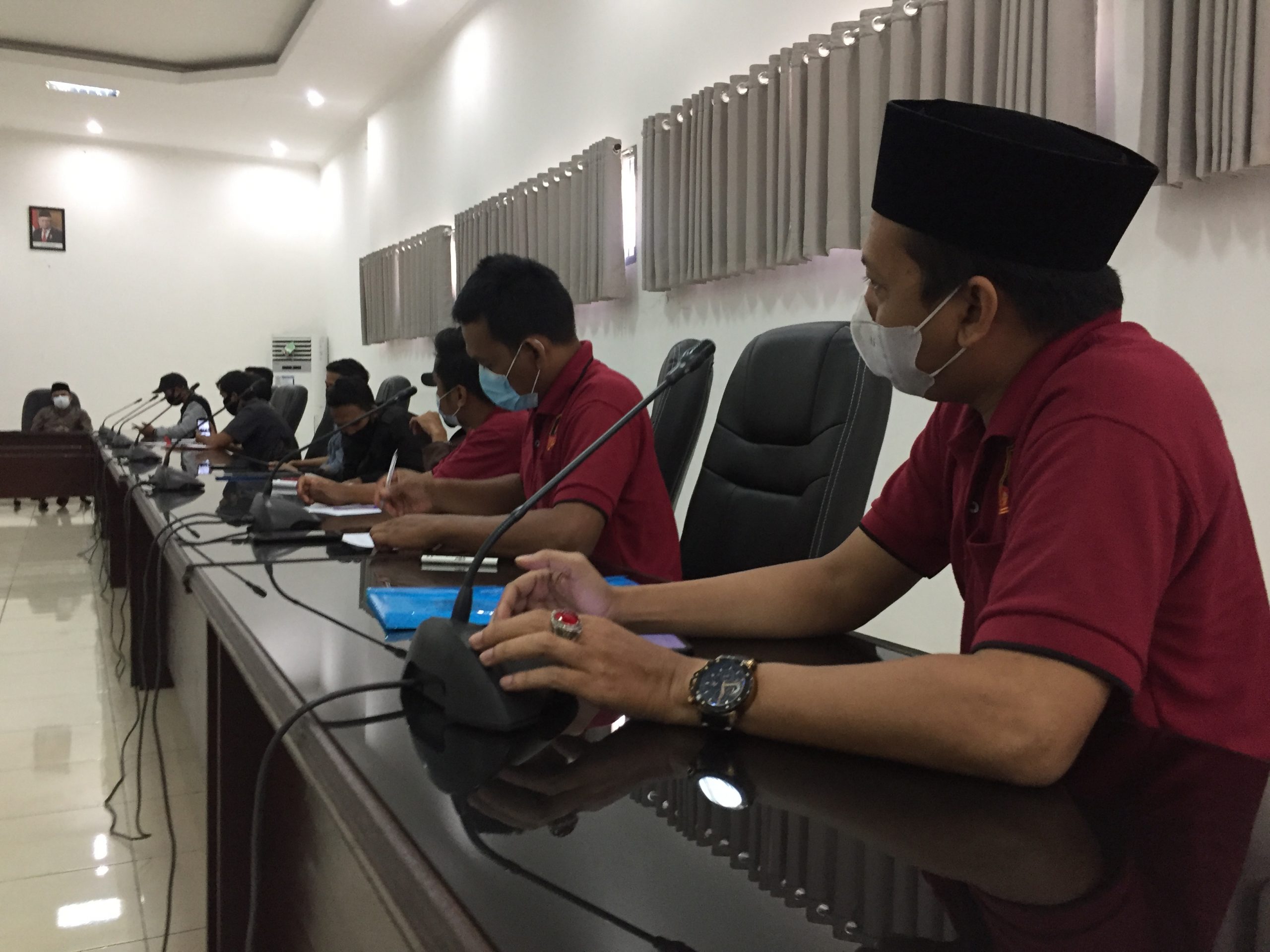 Di Lobar, Operator Desa Belum Sejahtera 1 F OPERATOR scaled