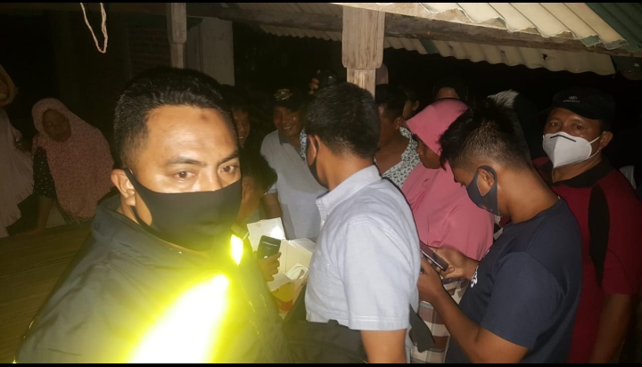 Warga Jempong Digegerkan dengan Penemuan Mayat Bayi Dalam Kardus 1 F Warga Heboh