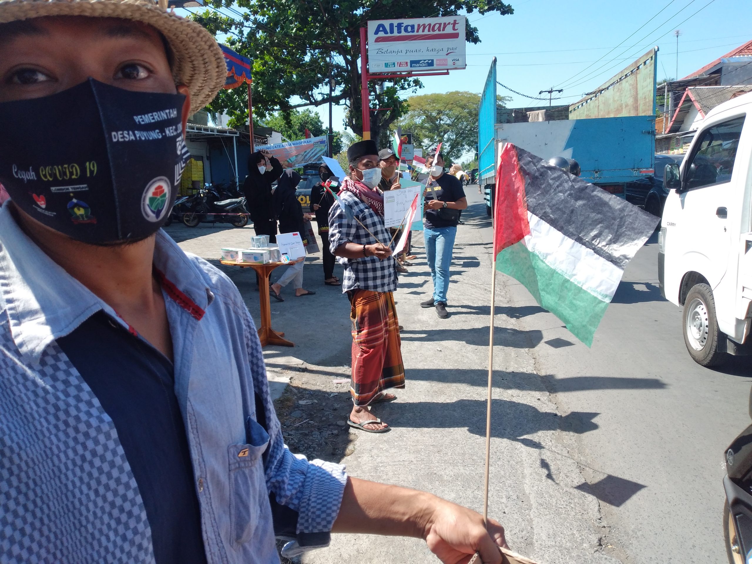 Dari Aksi Peduli Warga Palestina di Desa Puyung 1 F Bok scaled