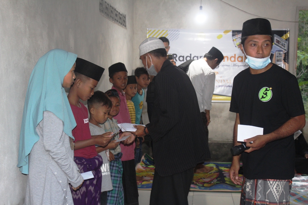 Pemuda Gemilang Santuni Puluhan Anak Yatim dan Orangtua Jompo 1 IMG 20210508 WA0023