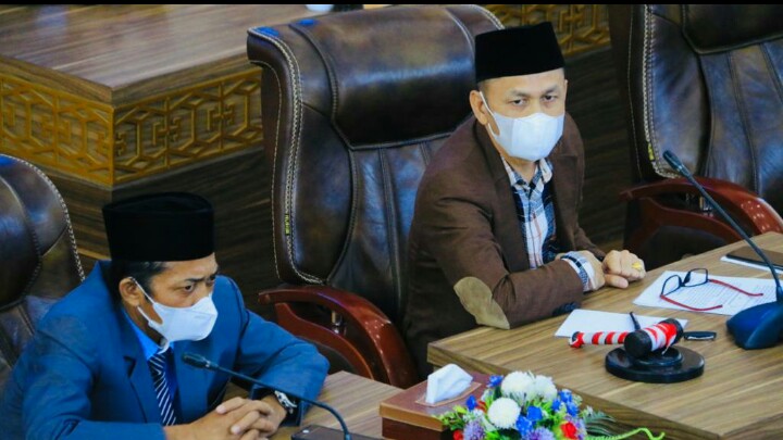 DPRD Loteng Sahkan LKPJ Anggaran Tahun 2020 1 Kompakk