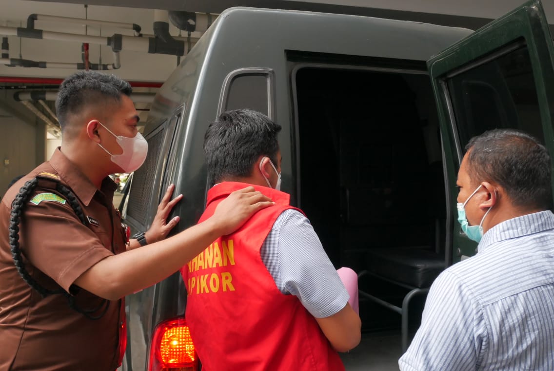 Korupsi, Bos PT. SAM Dijebloskan ke Bui 1 F tersangka