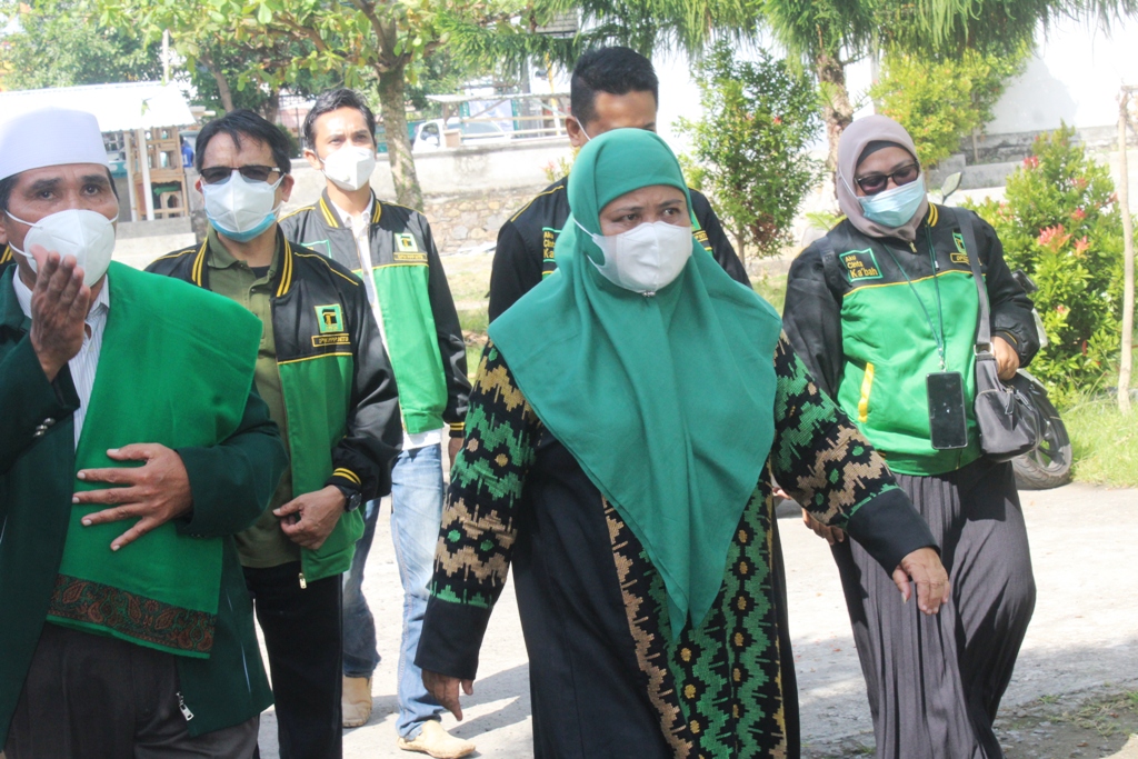 F Anggota DPR RI Dapil Lombok