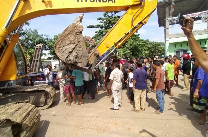 Warga Gunungsari Hadang Eksekusi Lahan Kantor Desa 1 F LAHAN DESA