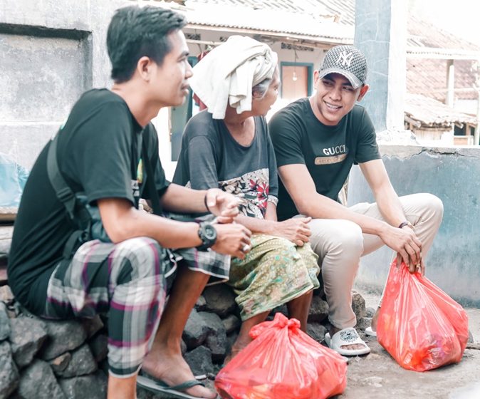Pengusaha Muda Roy Rendi Salurkan Sembako untuk Warga Jompo 1 F roy rendi