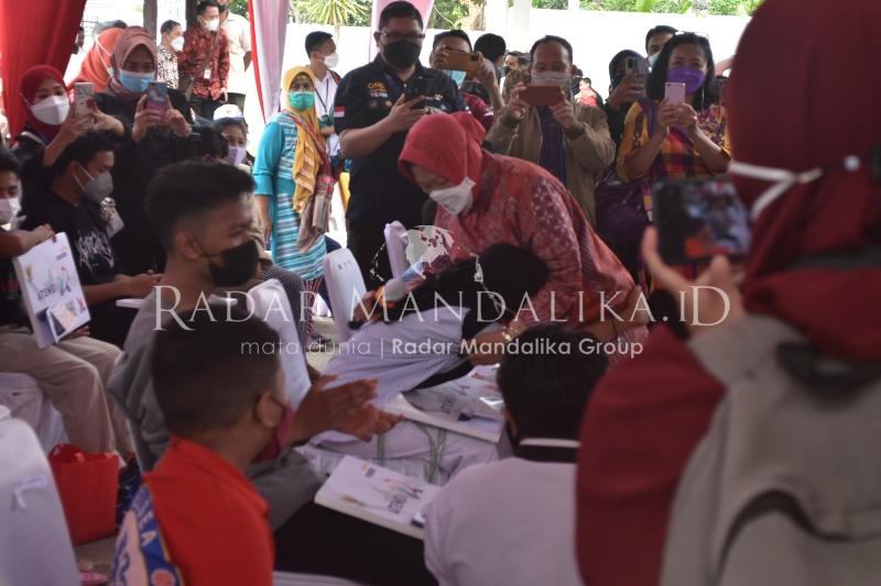 Pesan Risma, Anak di Panti Sosial Teruslah Berkreasi 1 F MENTERI