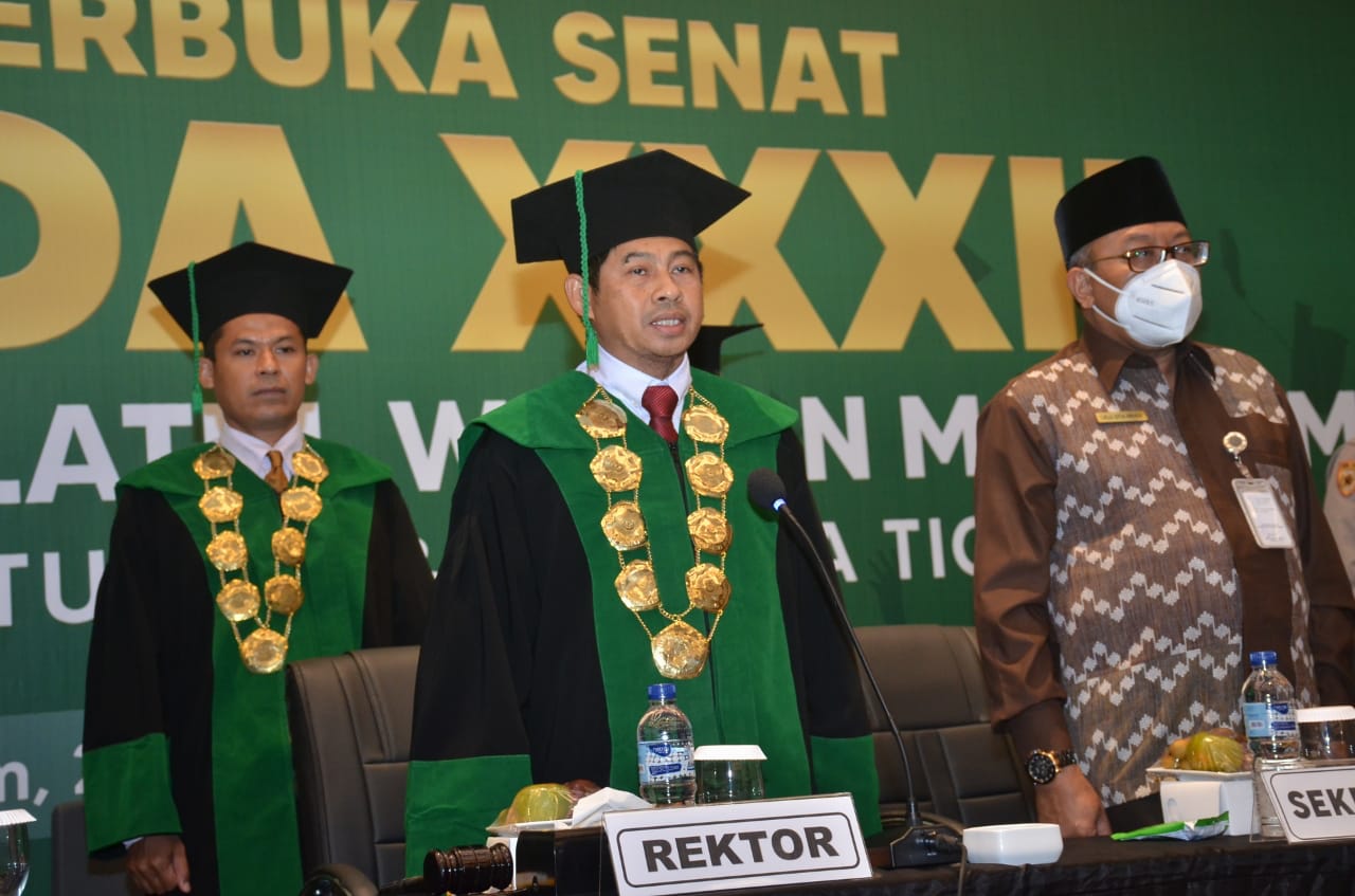 F AA wisuda