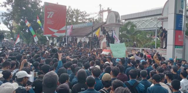 F Mahasiswa