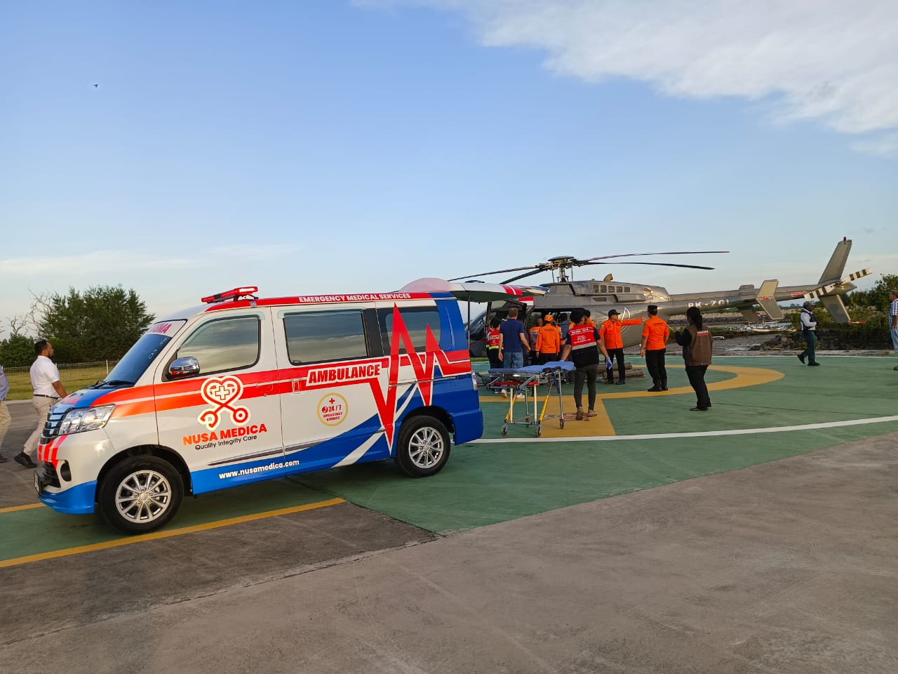 Pendaki Asal Swiss Terjatuh di Gunung Rinjani Dievakuasi Pakai Helikopter