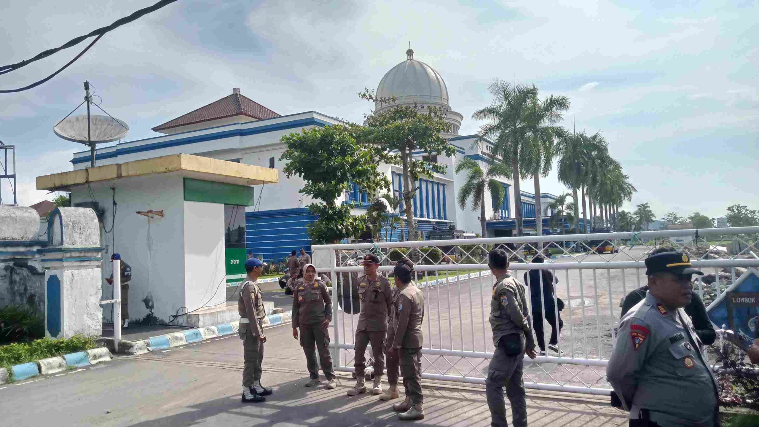 Honorer Non Database Batal Demo Bupati Lobar, Kenapa?