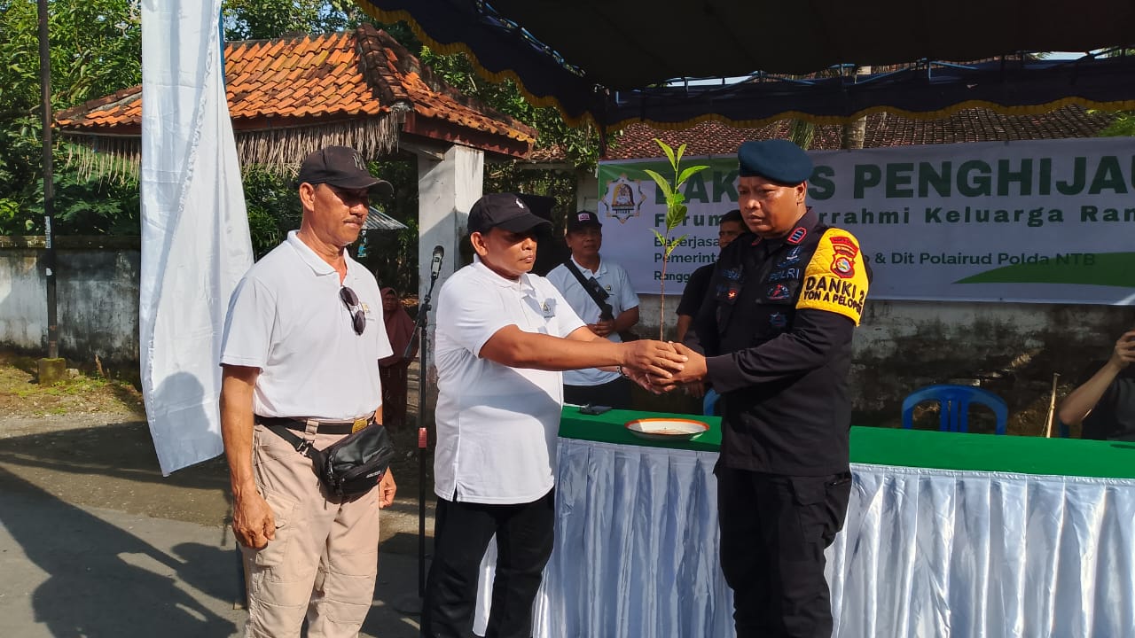 FSKR, Brimob, dan Polairud Polda NTB Tanam 2.200 Pohon Nangka Hijaukan Desa Ranggagata