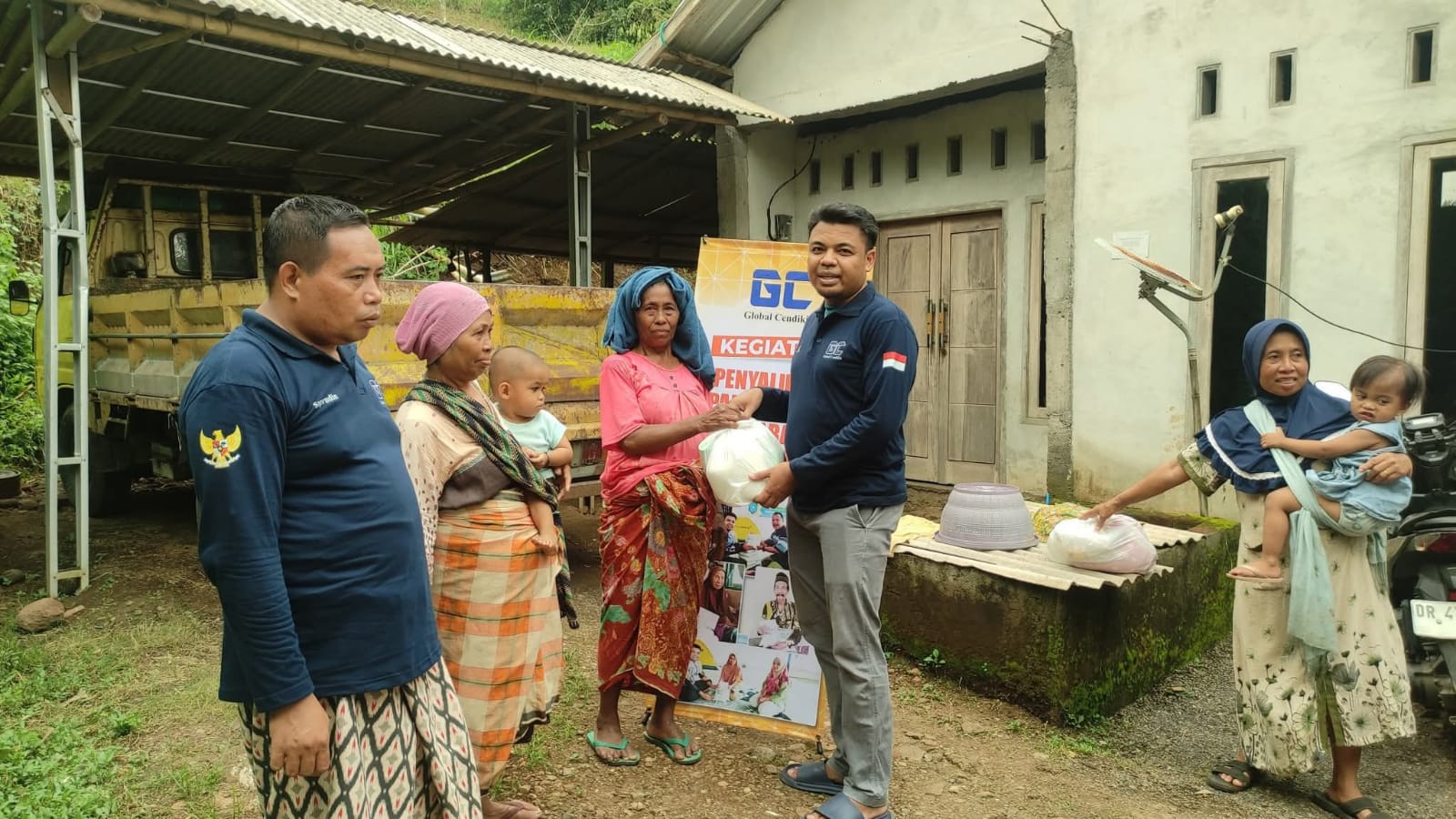 Gandeng Global Cendikia, Darmaji Salurkan 1000 bantuan Sembako 