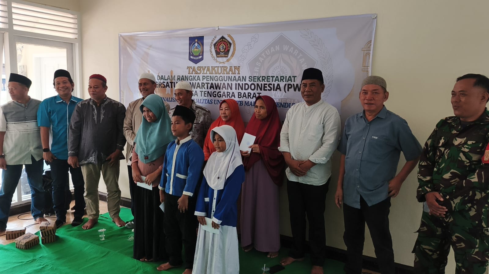 Wujudkan “Rumah Besar Bersama”, PWI NTB Gelar Tasyakuran Sekretariat Baru dan Santuni Anak Yatim
