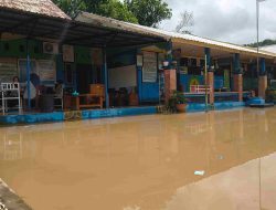 SDN 1 Sekotong Tengah Terendam Banjir, Siswa Diliburkan