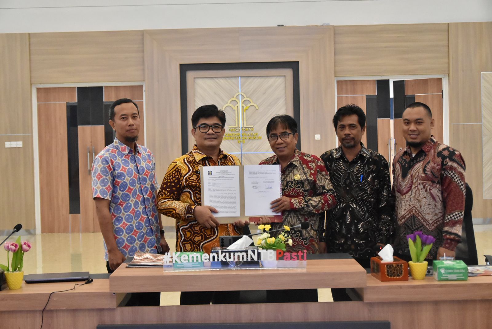 Kanwil Kemenkum NTB Harmonisasi Rancangan Perbup Perubahan Struktur Dinas Daerah KSB