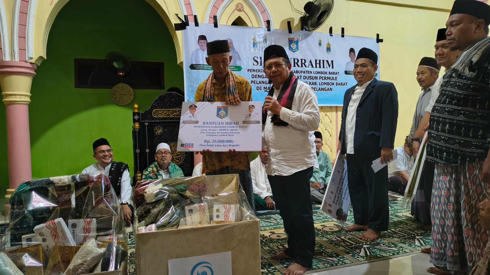 Safari Ramadan di Desa Pelangan, Bupati LAZ Komitmen Kembangkan Ekonomi Pariwisata Sekotong