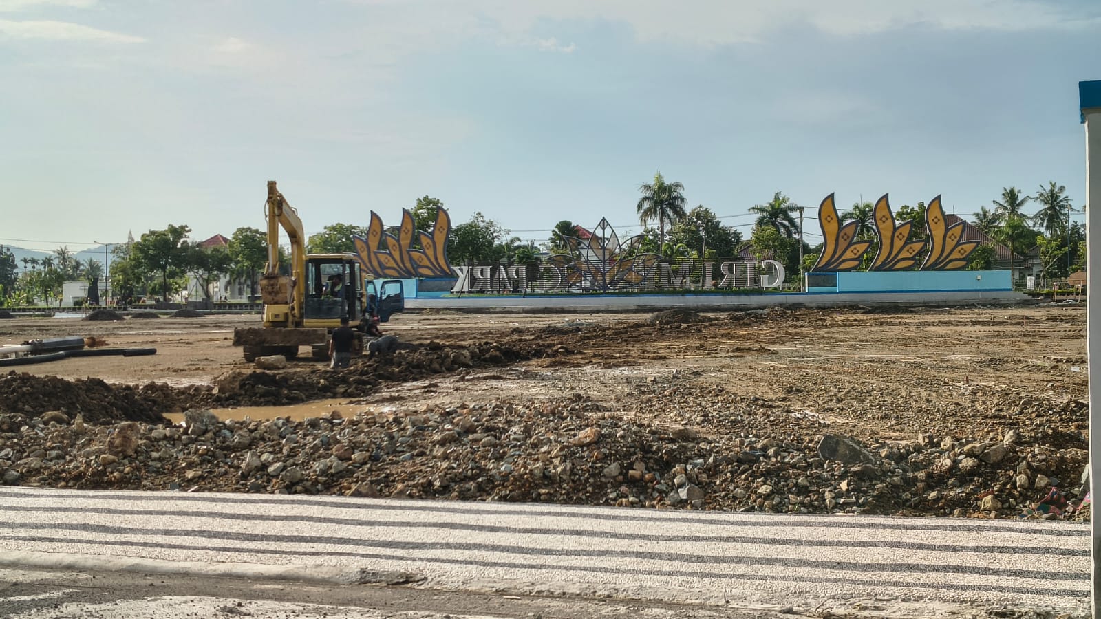Proyek Alun-Alun Giri Menang Park Masuki Tahap Finishing