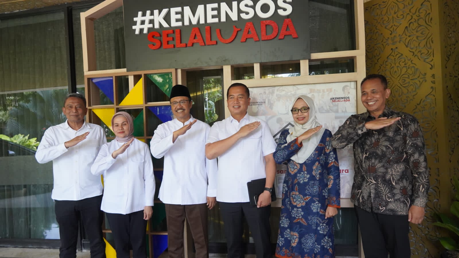 Ka Bappeda Baiq Nelly Dampingi Gubernur Bertemu Mensos Perkuat Sinergi Penanganan Masalah Sosial dan Kemiskinan