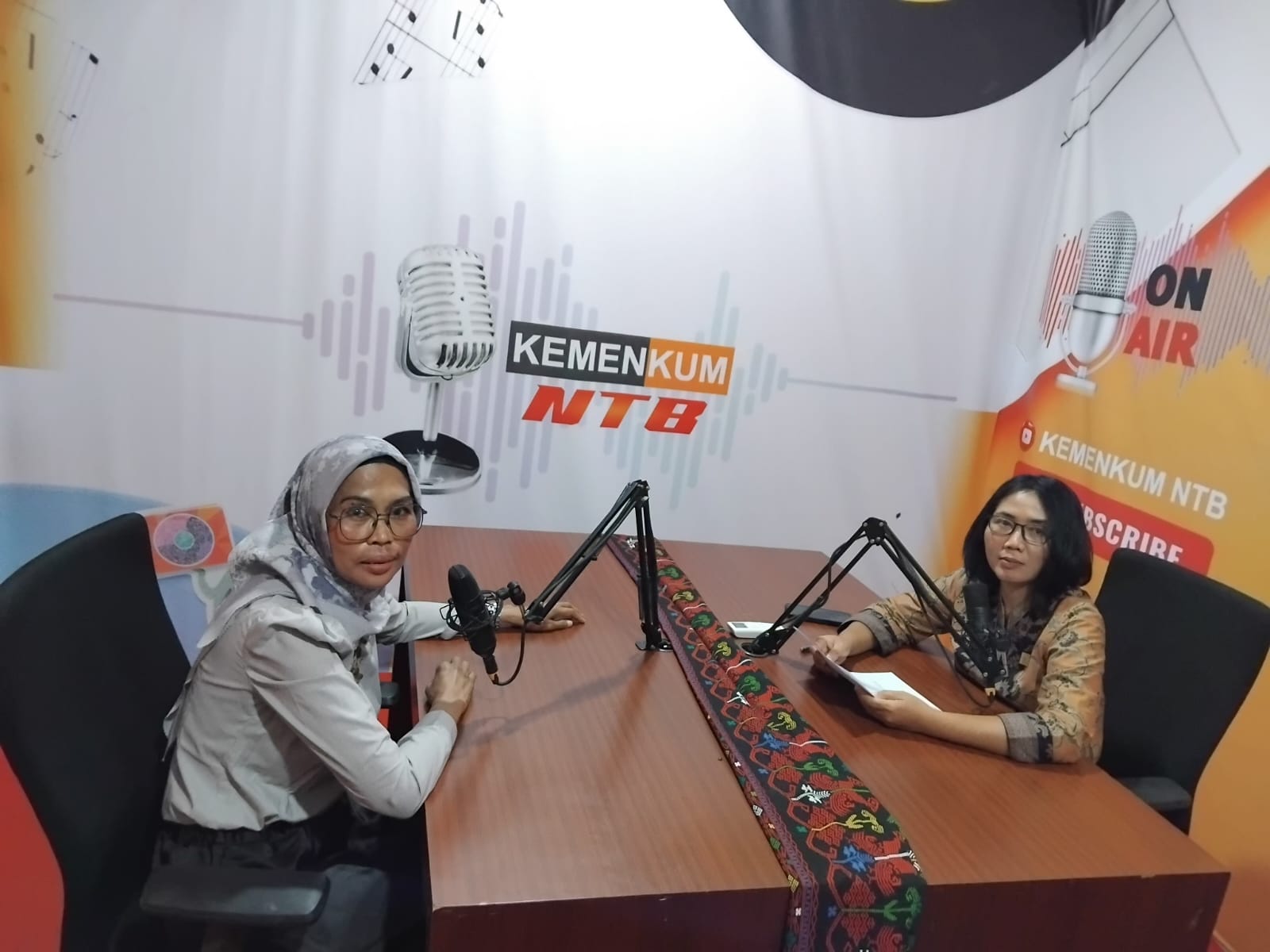 Kanwil Kemenkum NTB Gelar Podcast Bahas Peran LBH dalam Mencetak Paralegal