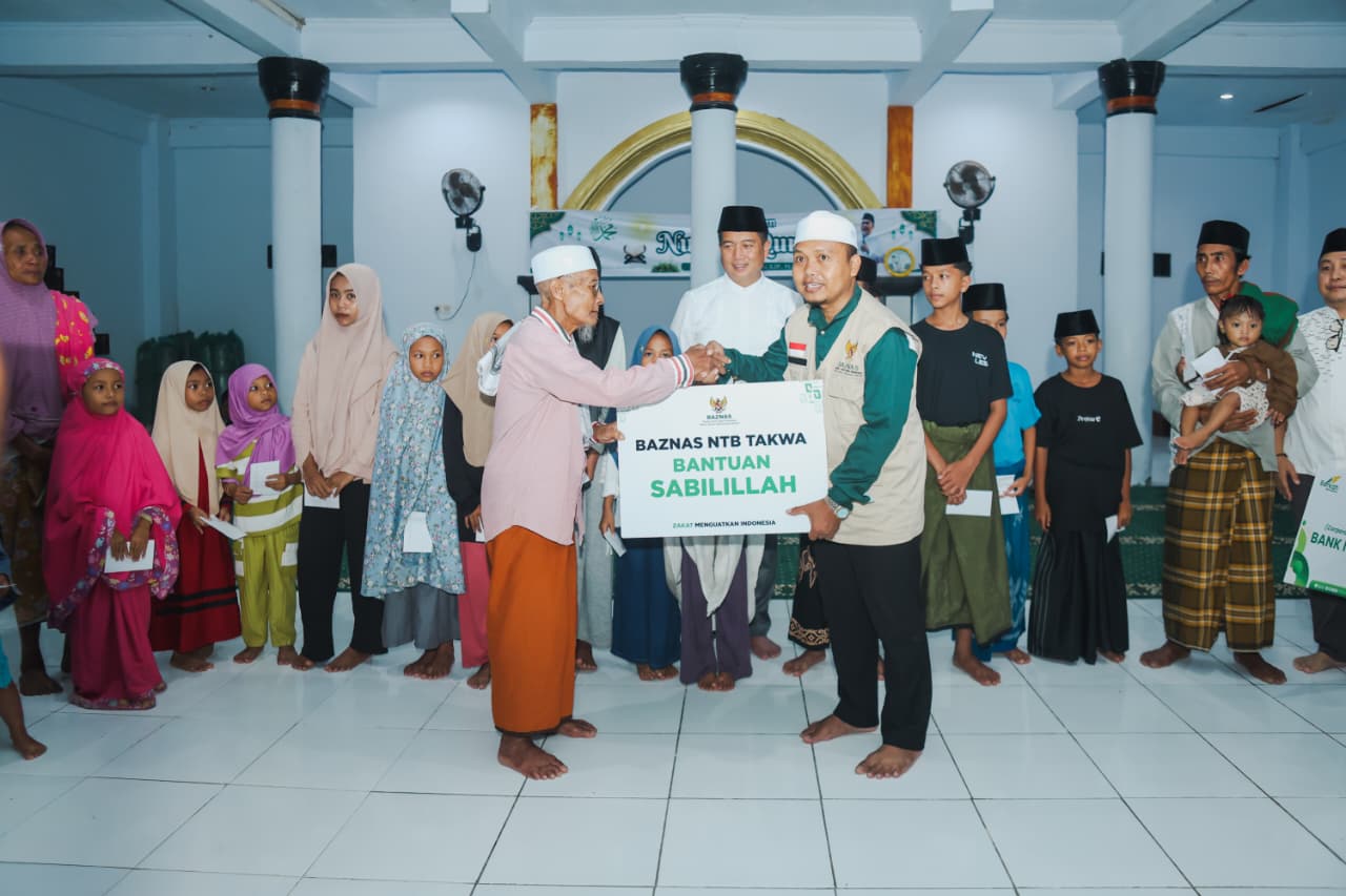 Berkah Ramadan, Gubernur Saksikan Penyerahan Baznas NTB Takwa Bantuan Sabilillah Rp15 Juta untuk Masjid Nurul Ikhwan