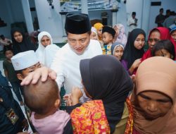 Disambut Antusias Jamaah, Gubernur Miq Iqbal Hadiri Peringatan Nuzulul Quran di Masjid Nurul Ikhwan Kabul