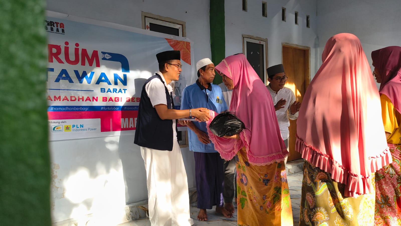 Gandeng DPRD, Forta Lobar Salurkan Santunan Ramadan Bagi Lansia dan Anak Yatim